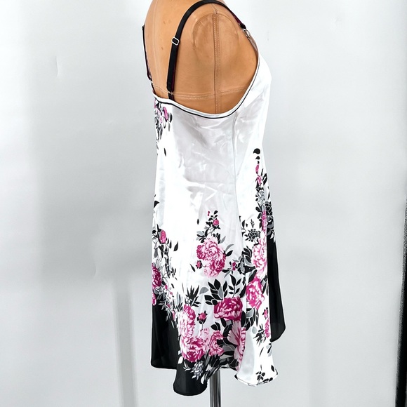 Floral Slip Cami 3/30 - Picture 4 of 6